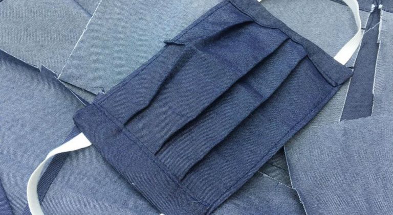 Bolsonaro quer polo de confecções do Agreste produzindo máscaras para proteção ao coronavírus