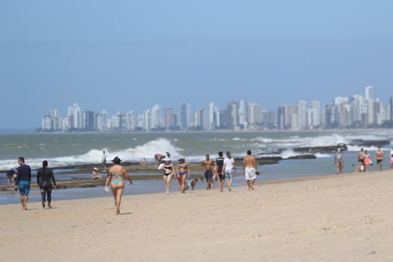 Flexibilização no litoral pode regredir se medidas forem descumpridas, diz secretário