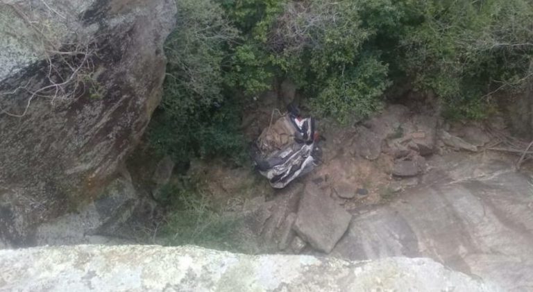 Vereador fica gravemente ferido após perder controle do carro e cair de abismo no Agreste