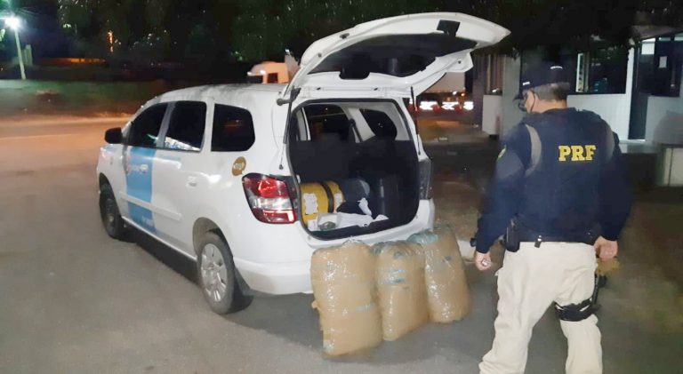 Taxista e passageira são detidos ao transportar 30 kg de maconha em Caruaru