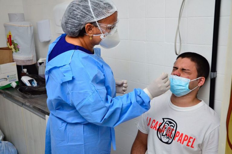 Pernambuco registra, nesta última quinta-feira (16), quatro mortes e 1.428 novos casos de Covid-19