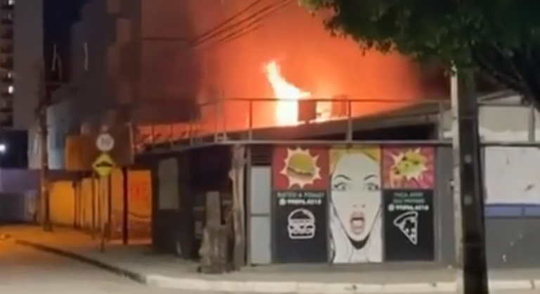 Incêndio atinge bar em Candeias; não há vítimas