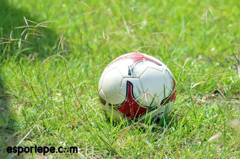 Seleção de Gravatá encara a Seleção de Lajedo neste domingo (08) no Barbosão