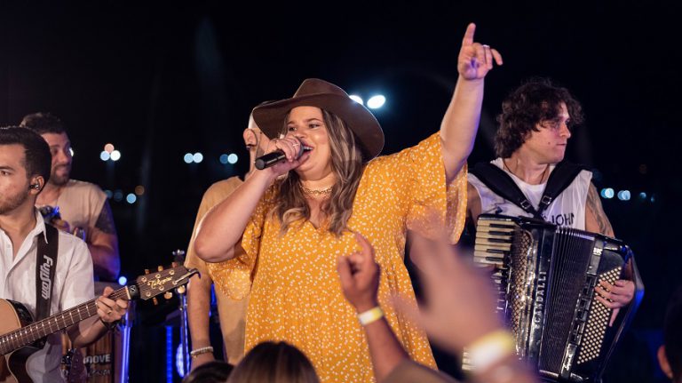DVD de Lia Almeida em Brasília atrai olhares do meio sertanejo; Veja imagens