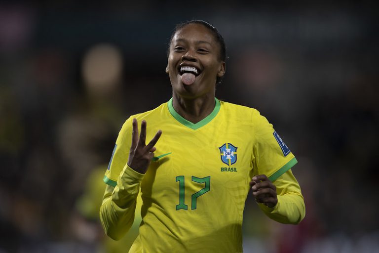 Brasil estreia com goleada na Copa do Mundo de Futebol Feminino