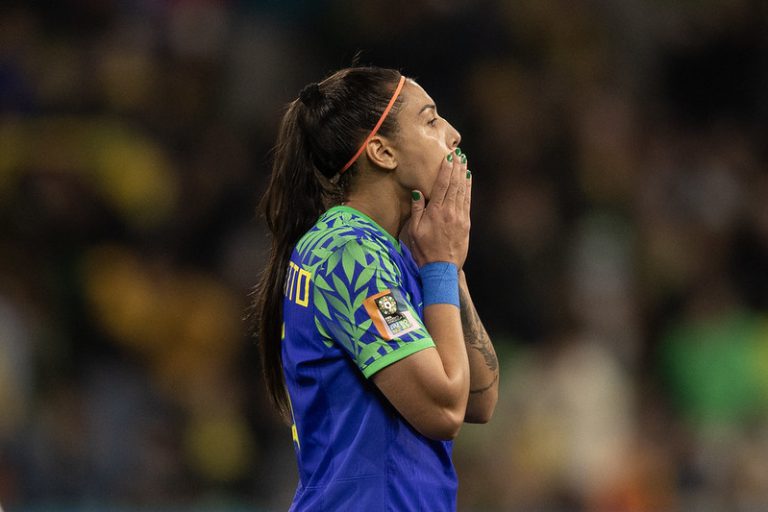 Brasil não consegue superar adversária e está fora da Copa do Mundo Feminina